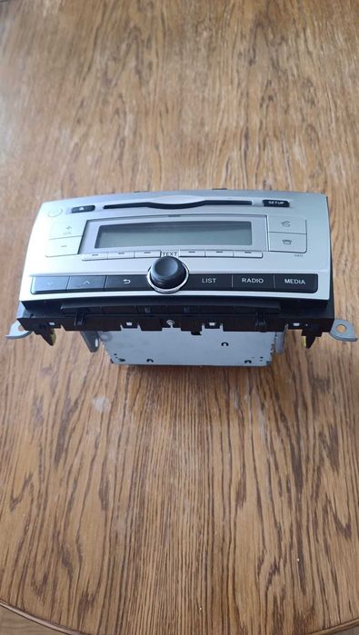 Radio fabryczne toyota Avensis 3