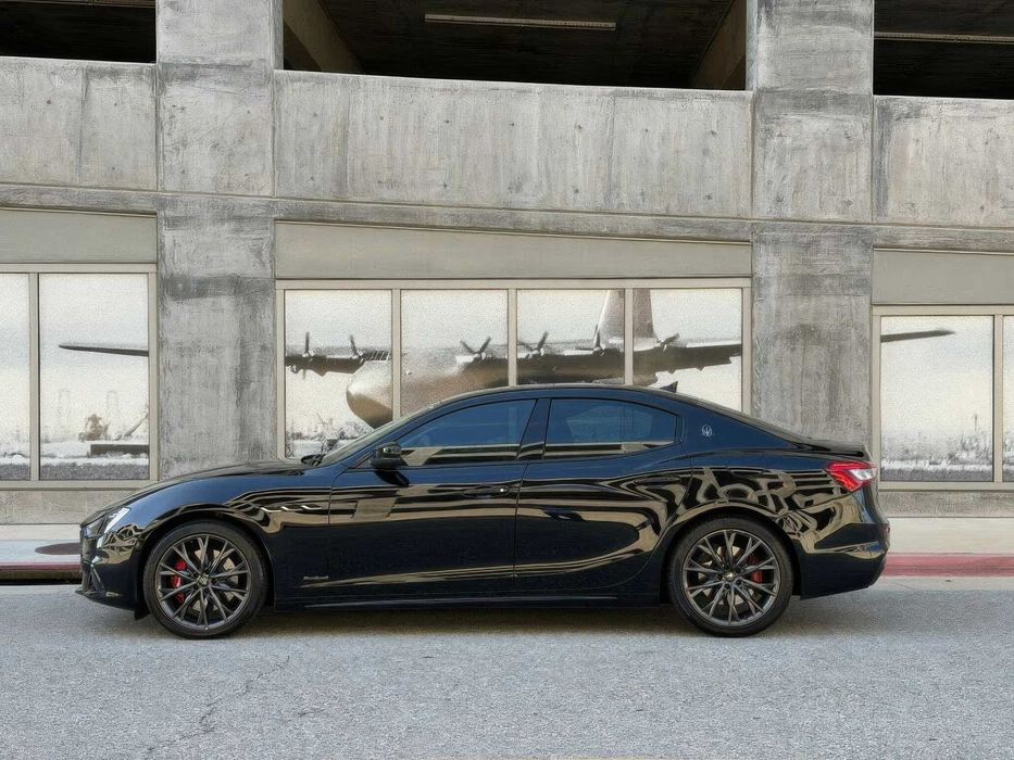 Maserati Ghibli      2019