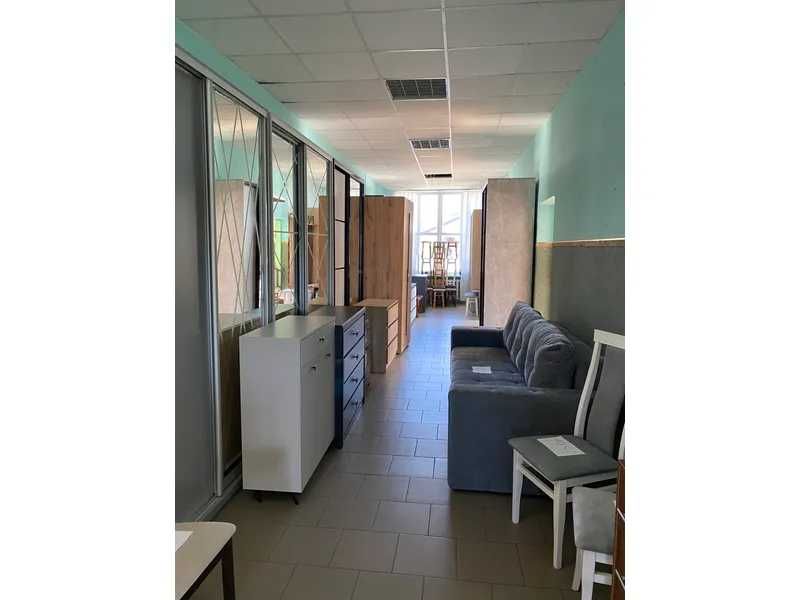 Продаж комерційного приміщення 305 м² в центрі м. Горохів (екс-банк), вул. Шевченка, 41