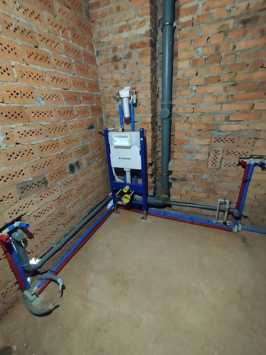 Сантехнік. Монтаж опалення та водопостачання.