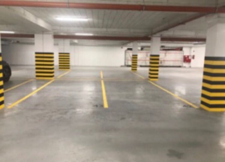 662**619**853 Miejsce postojowe w hali garażowej