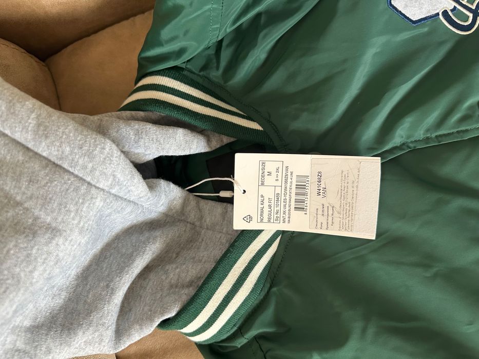 Продам куртку бомбер