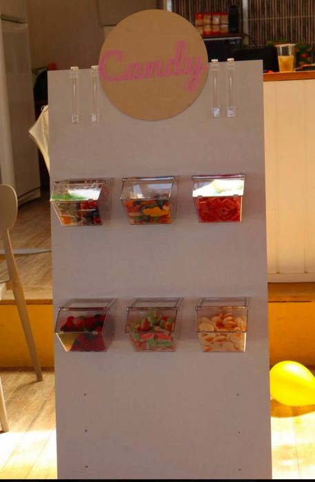 Aluguer de Expositor Infantil de Gomas (Candy Wall)