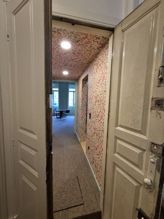 Sala ampla no centro do Porto