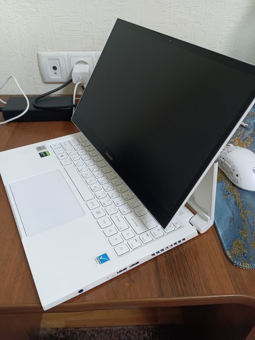 Acer ConceptD 3 Ezel Pro | для художників, дизайнерів, геймерів