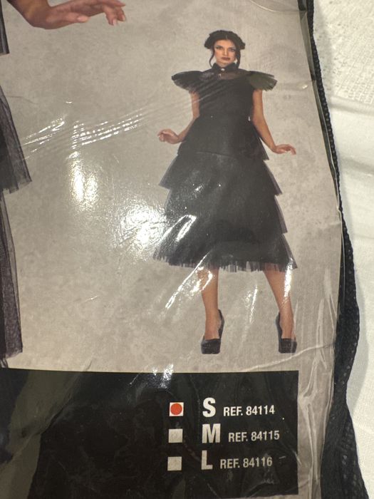 Fato de wednesday novo