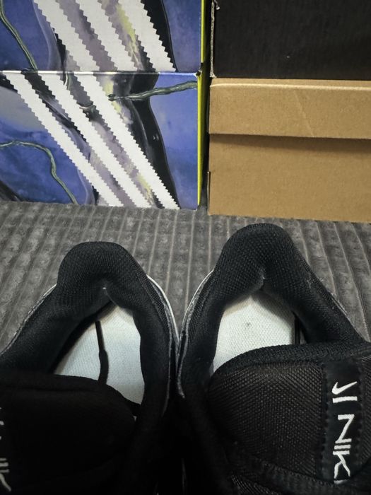 Кросівки жіночі для тренувань Nike Legend Essential 2 38(24см) ориг