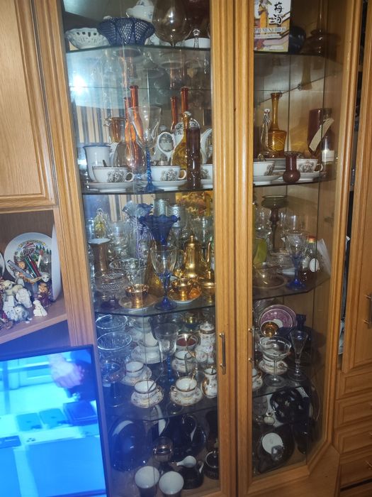 Фарфор, кобальт ,хрусталь.