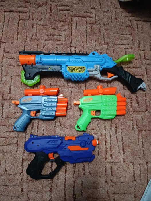 Набір іграшкових бластерів Nerf