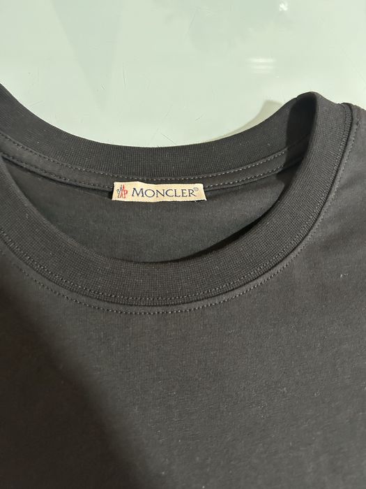 Moncler T-shirt preta