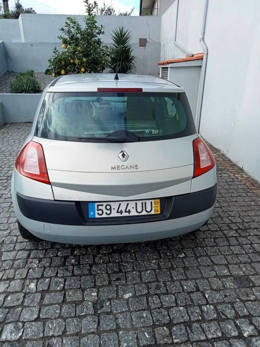 Renault Megane 2003 está com junta da colaça avariada