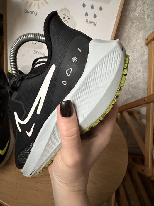 Фірмові кросівки Nike