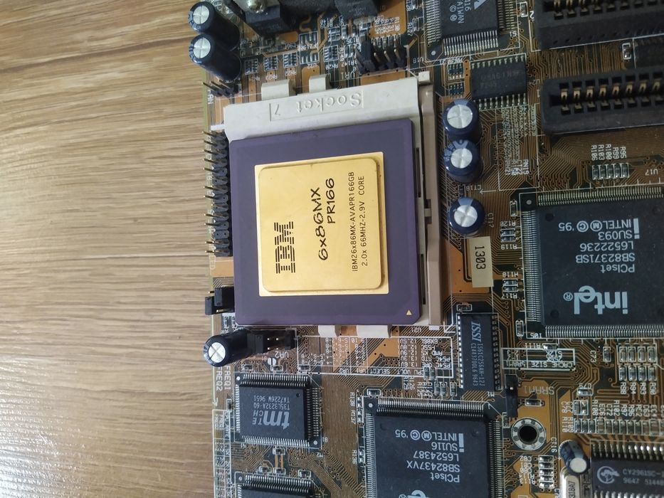 Retro Kolekcjonerski procesor IBM 6x86MX PR166