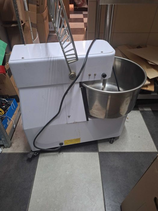 Mikser do ciasta mało używany