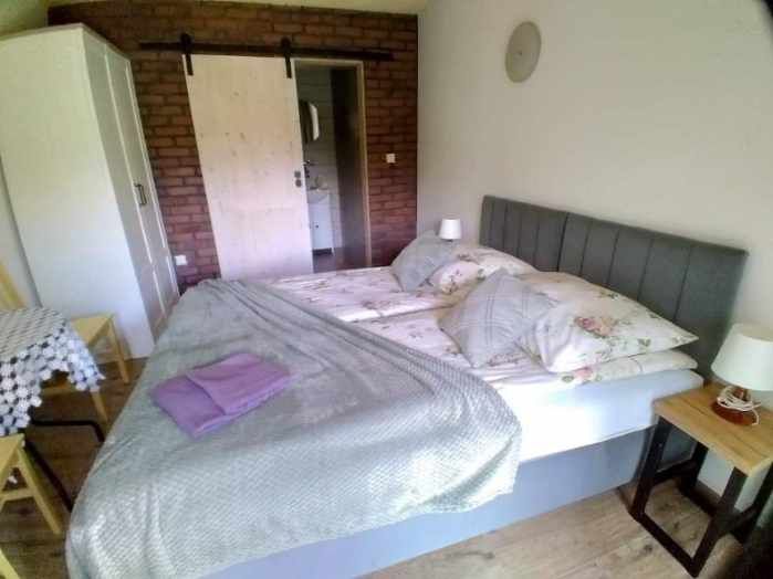 Mikołajki. Wolne pokoje z łazienkami.