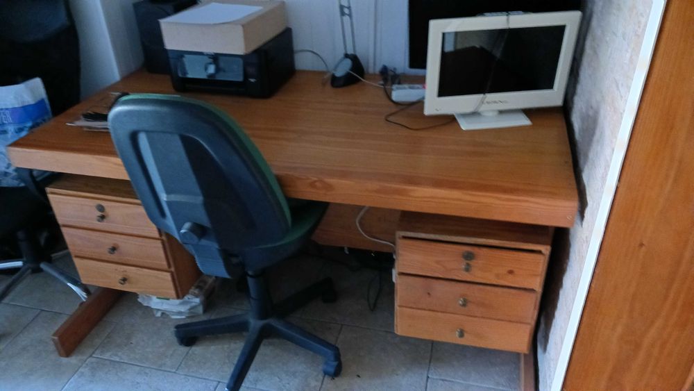 Secretária em pinho