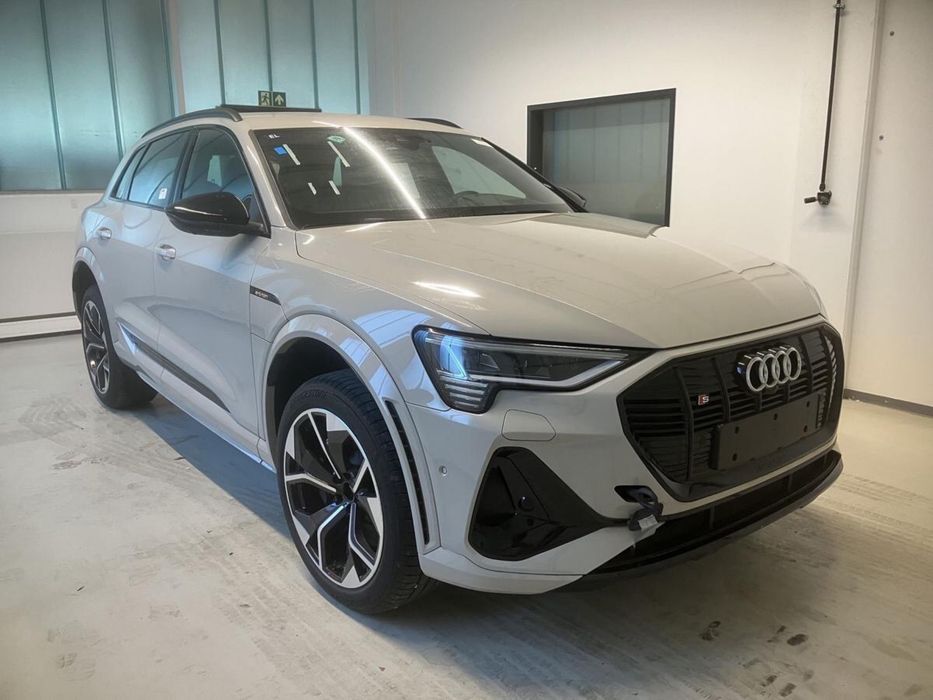 Капот Ауди Audi Ауді E Tron Етрон без пробігу