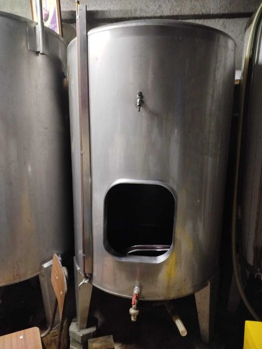 2 cubas vinho 1000L