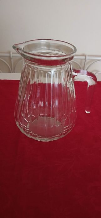 Jarro de vidro, para bebidas