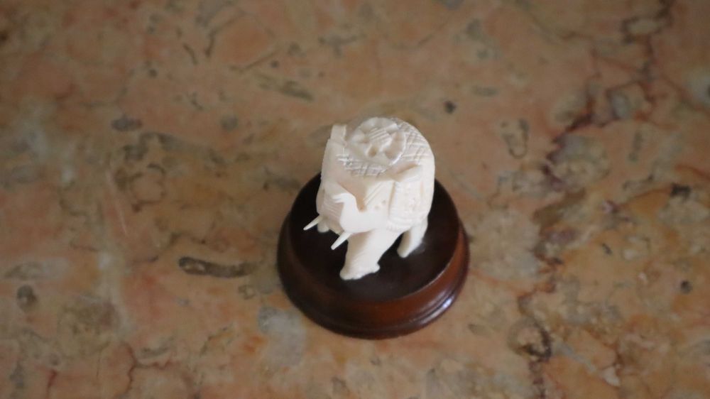 Escultura de Elefante  - Osso