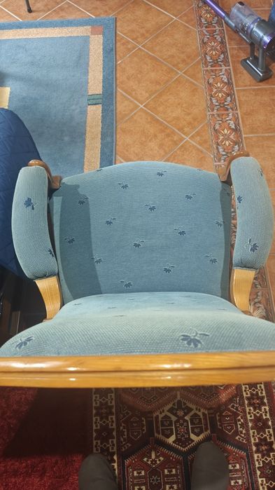 3 cadeirões usados como novos