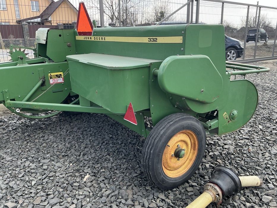 Продам прес підборщик, прес підбирач JOHN DEERE 332,  Джон дір 332