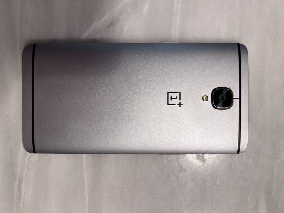 OnePlus 3T 64GB Cinza 16MP 5.5" 6GB RAM Quad-core Telefone Android