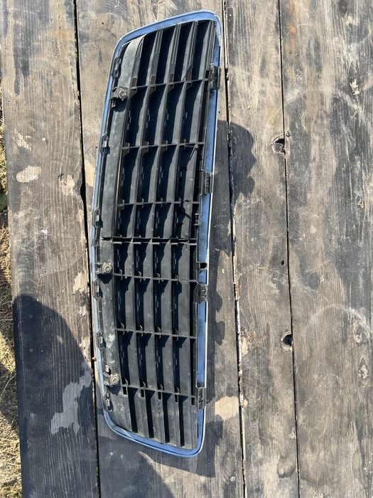 Ришітка радіатора Mersedes S220