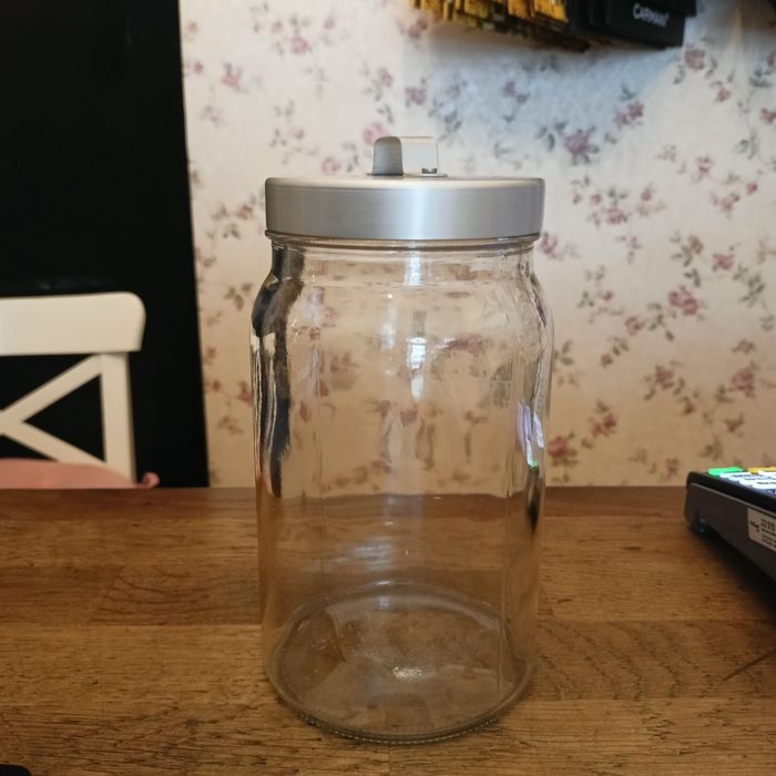 Słoik z metalową pokrywką IKEA