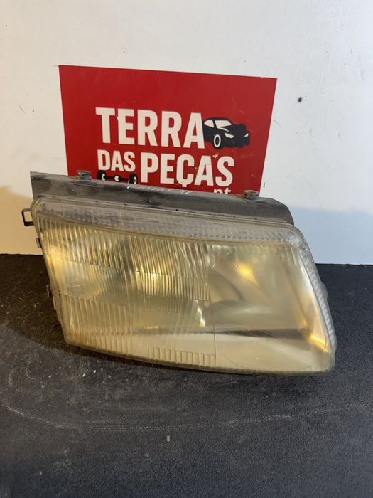Farol Frontal VW Passat B5 Direita 3B0941018L