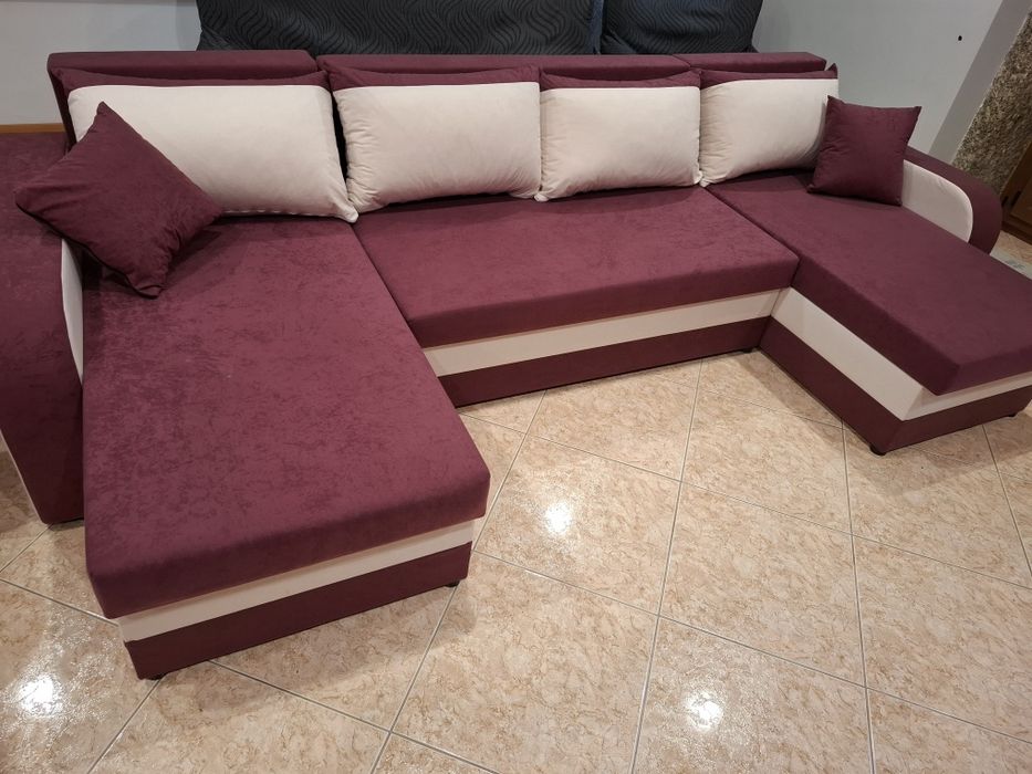 Sofá de sala, cor bordou