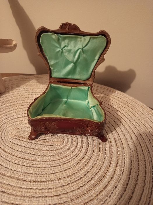 Kuferek na biżuterię - stary, PRL