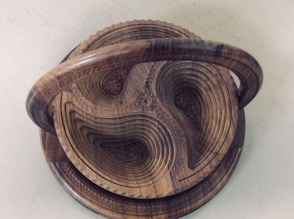 Декоративна дерев‘яна цукерниця в східному стилі. Подаруйте на офіс!