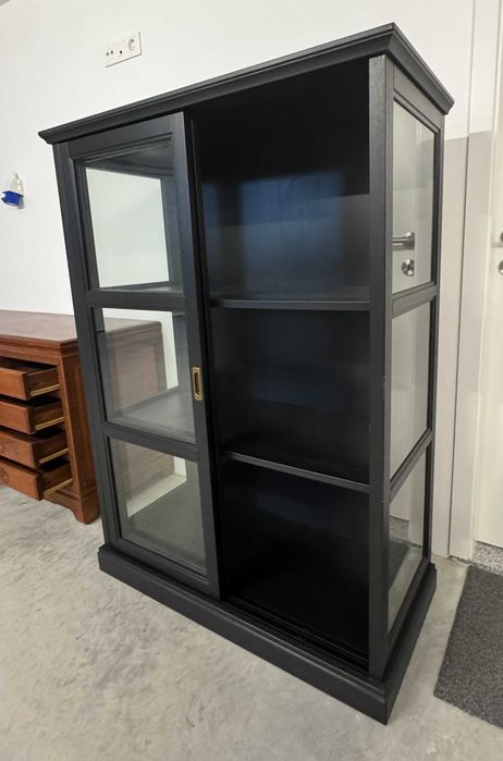 Armário/Vitrine com portas vidro deslizantes