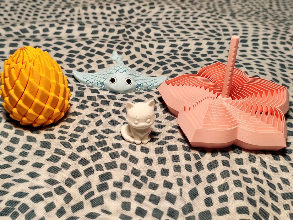 Kit de brinquedos articulados e sensoriais