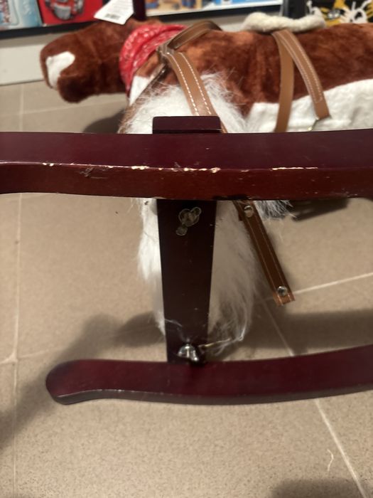 Koń na biegunach z dzwiękiem