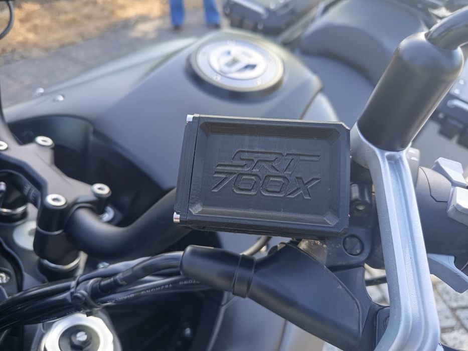 Vendo QJ SRT700X  Como nova