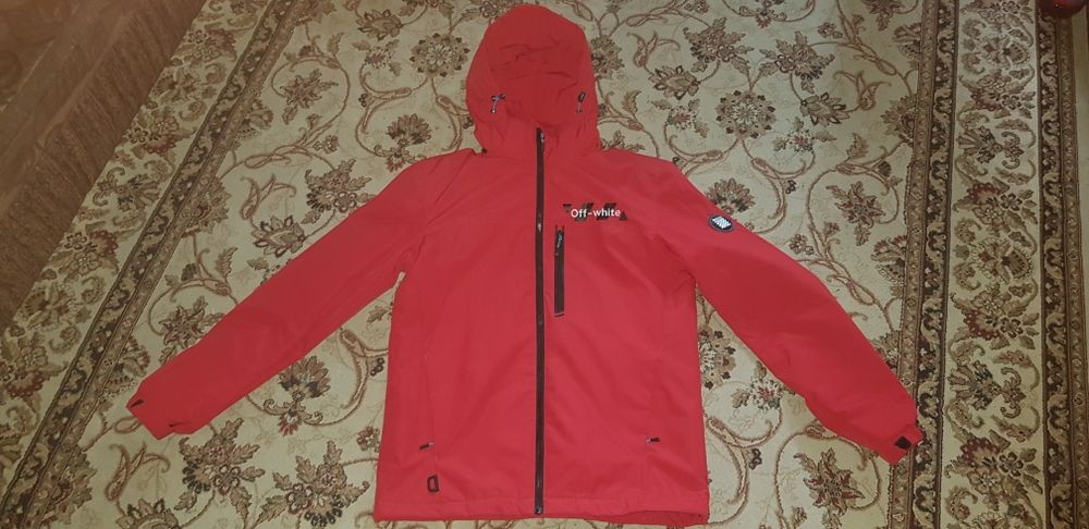 Красивая куртка на парня!