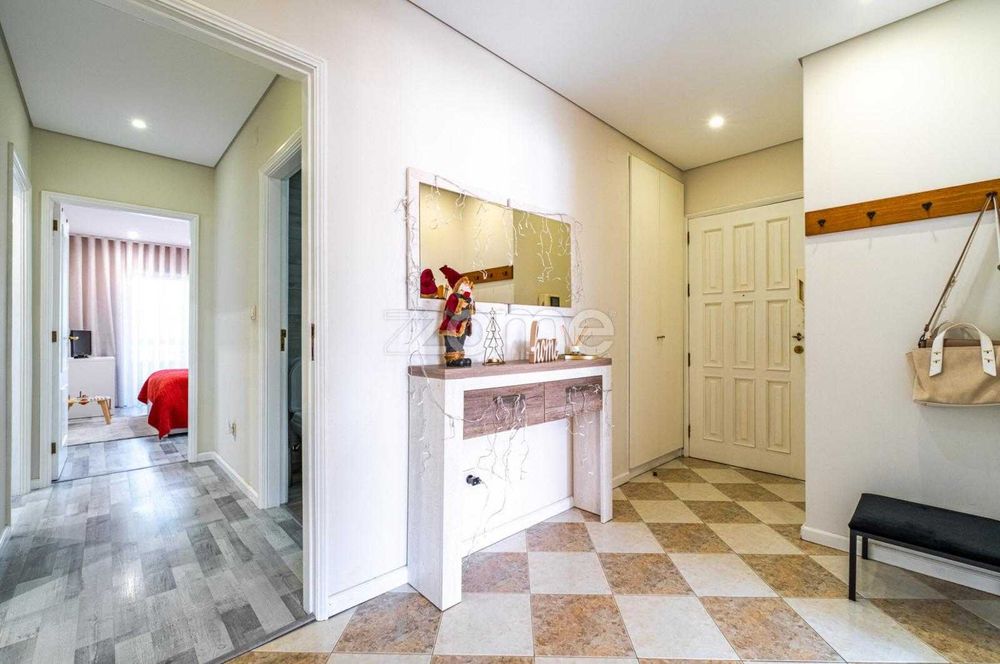 Móveis de sala e hall + espelho