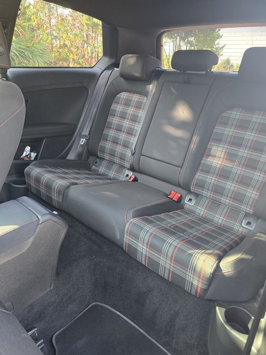 Volkswagen Golf GTI PERFORMANCE