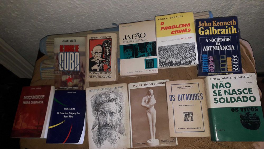 Livros politica nacional e internacional antigos