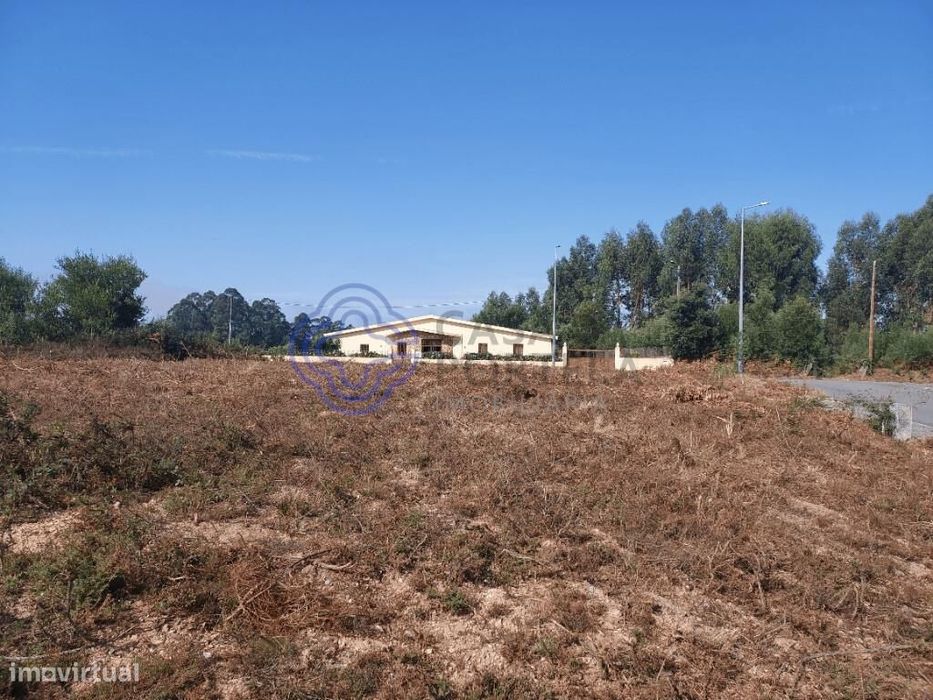 Lote de construção moradia geminada