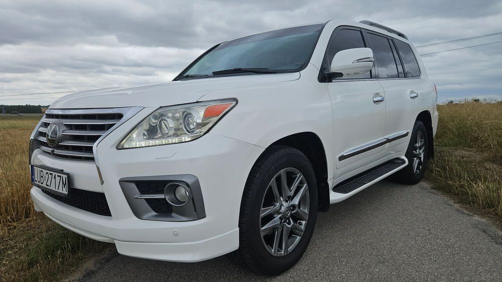 Lexus LX
