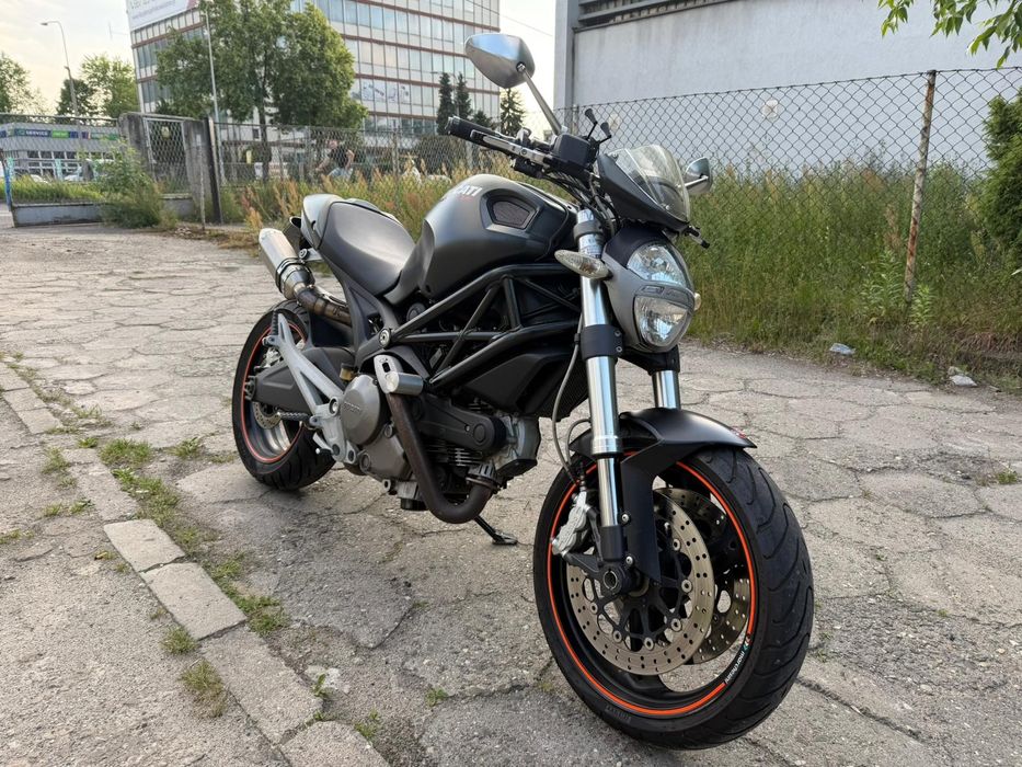 Ducati Monster 696