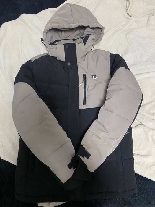 Продам зимню куртку M