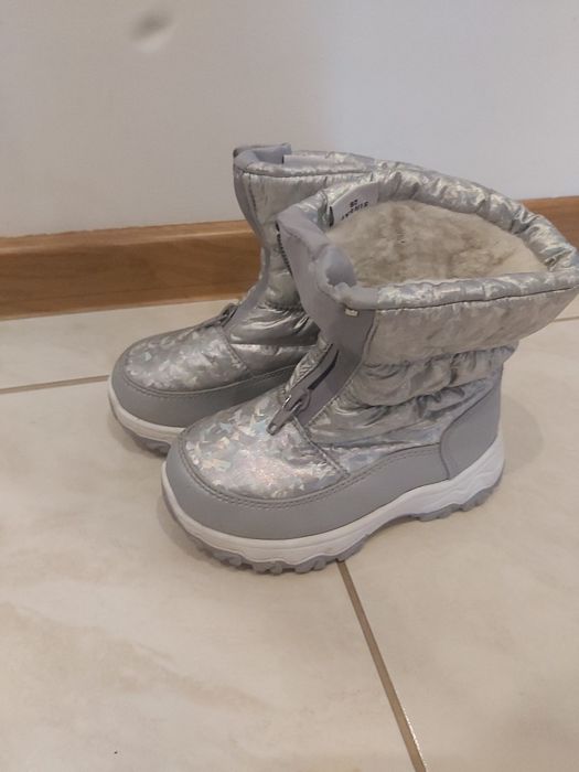 Srebrne śniegowce ocieplane wełną, wodoodporne, błyszczące