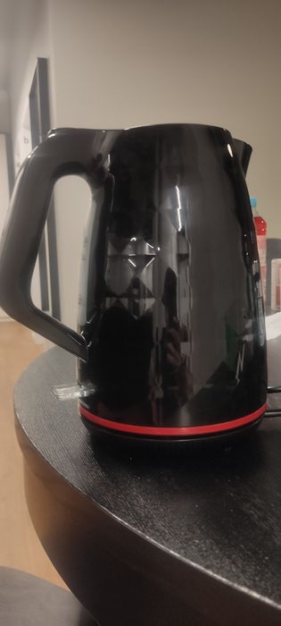 czajnik elektryczny Manta KTL 9230B, moc 2150 W