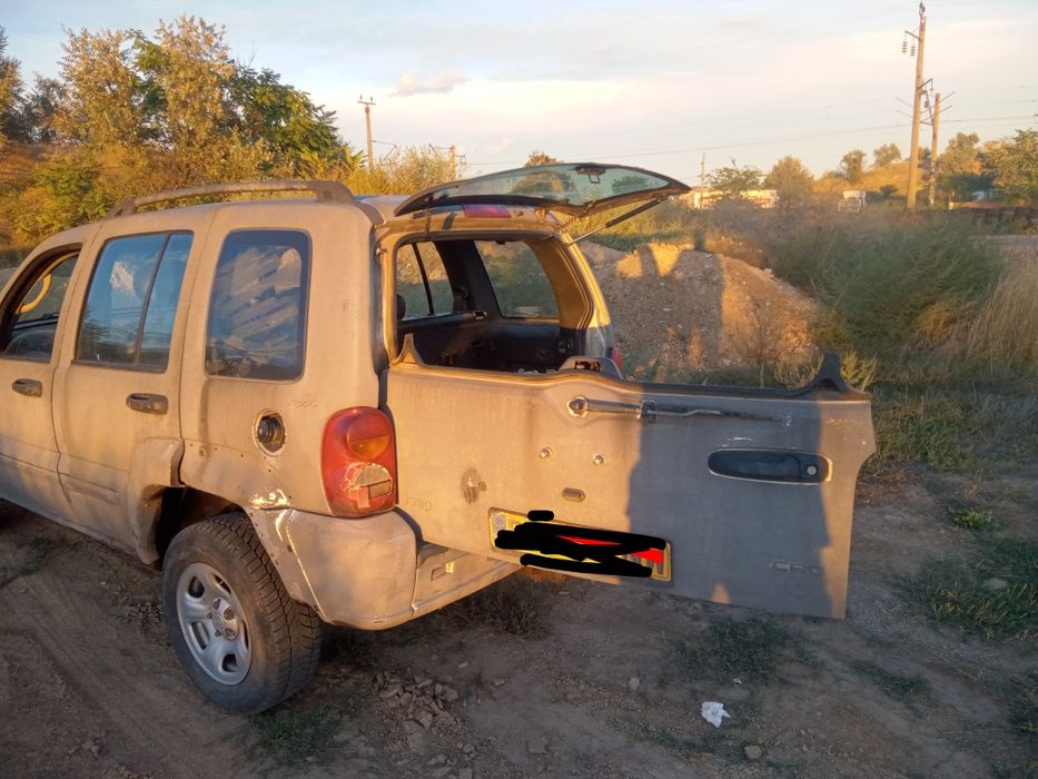 Jeep Cherokee KJ 2002 2.5 CRD МКП