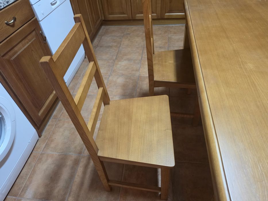 Mesa de Cozinha Extensível em Madeira Maciça  +  6 cadeiras