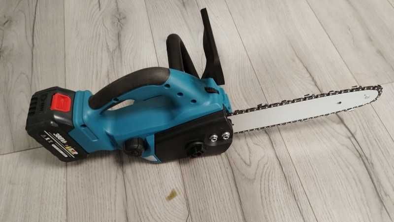 Motosserra Elétrica c/ Bateria - 50cm Corte - 5000W [Novo & Selado]